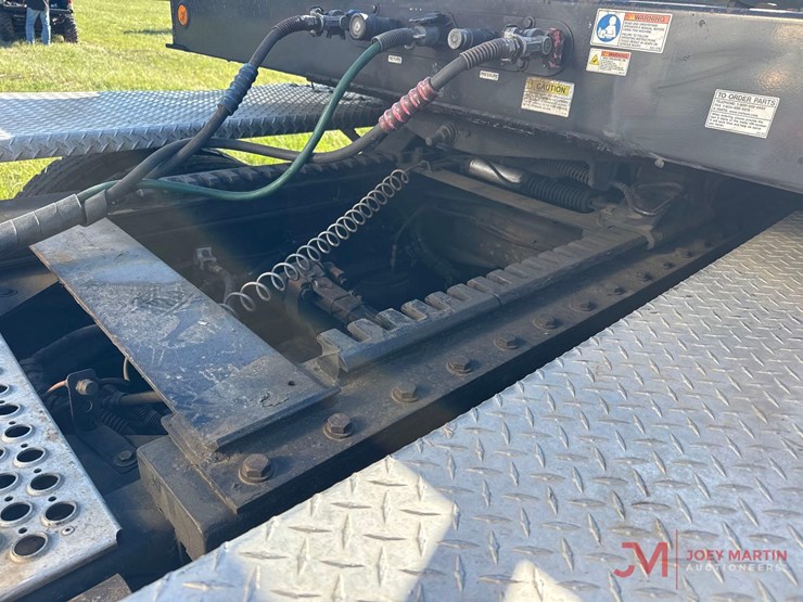 2017-kenworth-t880-image-16