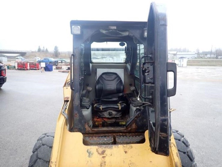 2010-caterpillar-232b-image-10