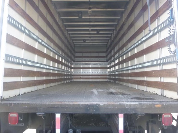 2016-ford-f650-xlt-image-11