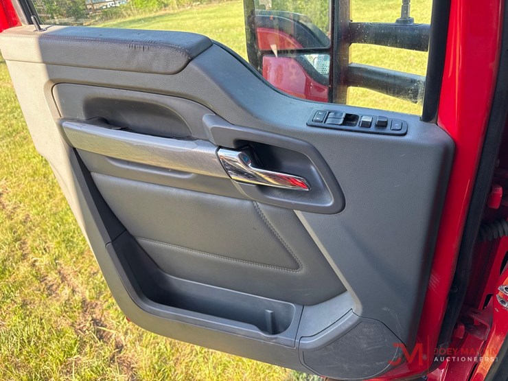 2017-kenworth-t880-image-40