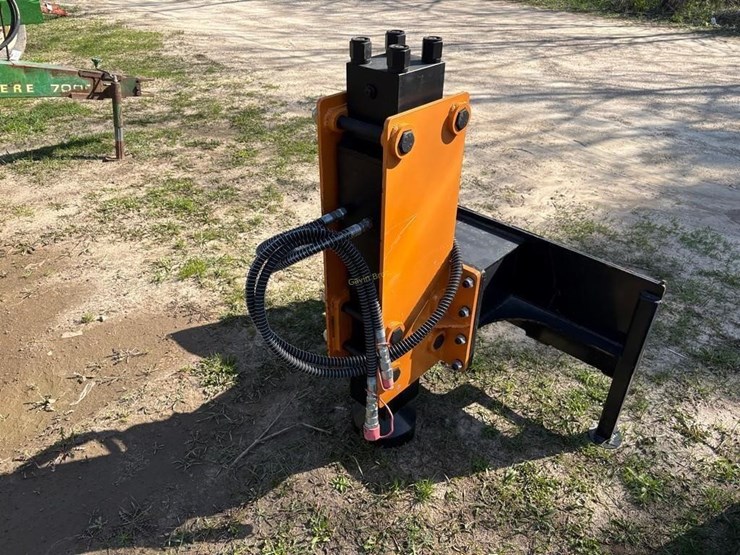 new-skidsteer-mount-post-pounder-image-3