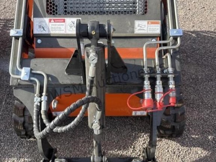 2026-sdl-36c-stand-up-skid-steer-image-6