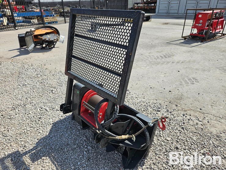 2025-massey-ferguson-730-image-1