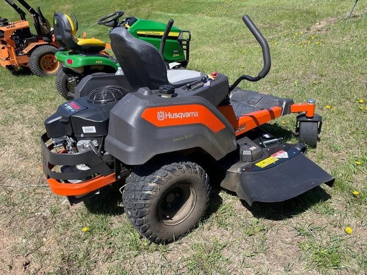 husqvarna-z248f-image-2