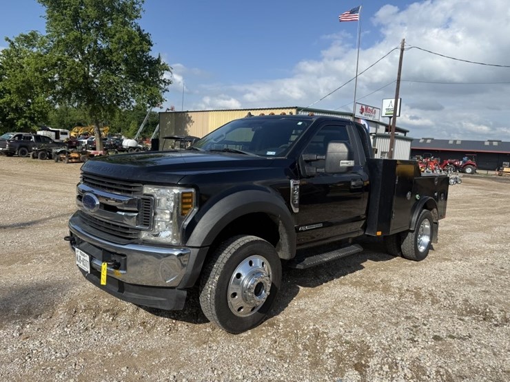 2019-ford-f450-image-1