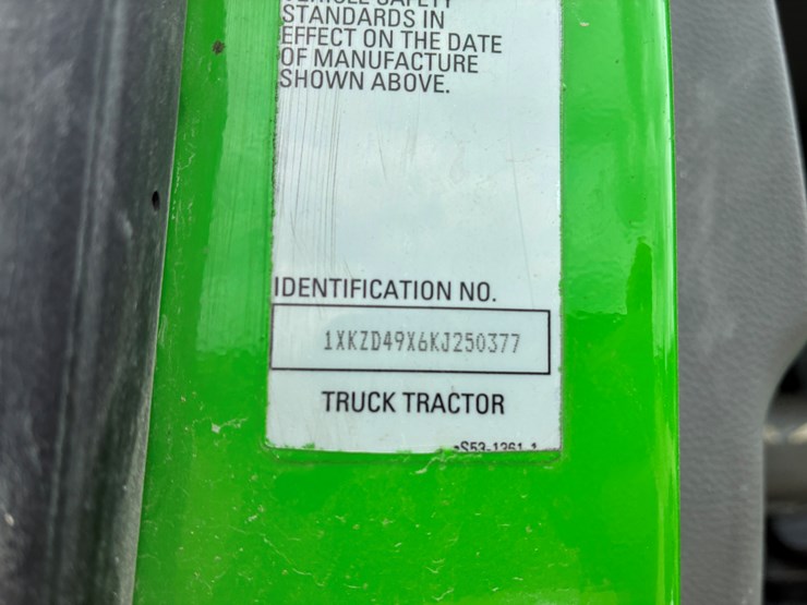 2019-kenworth-t880-image-16