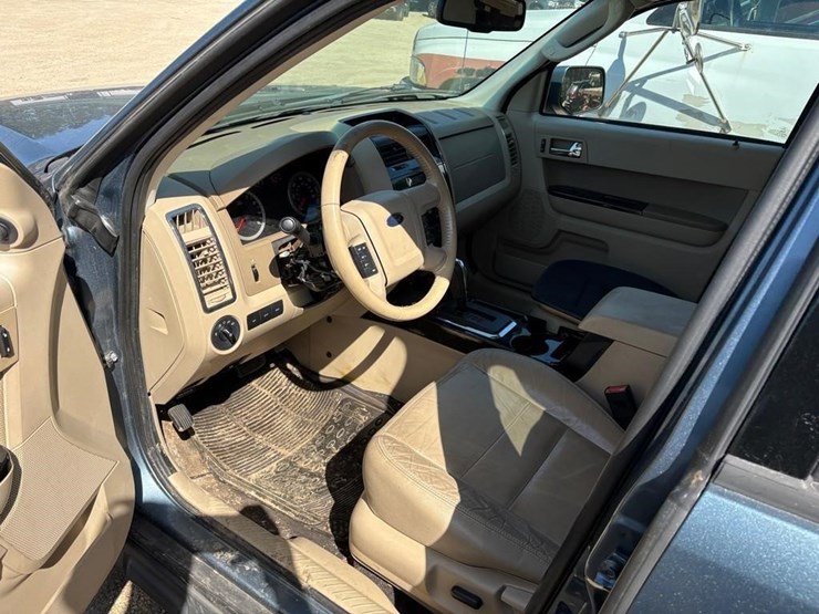 2012-ford-escape-image-6