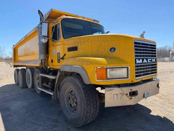 1995-mack-cl713-image-7