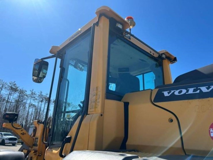 2019-volvo-l60h-image-75