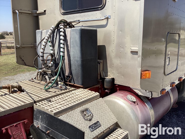 1999-peterbilt-379-image-18