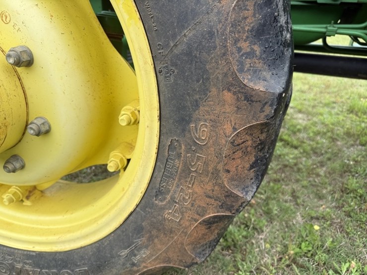 2015-john-deere-5075e-image-10