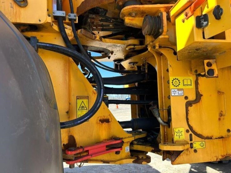 2019-volvo-l60h-image-37