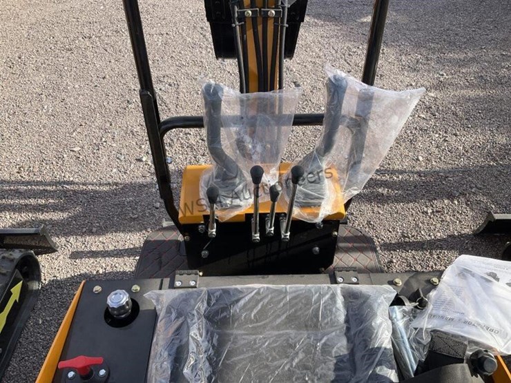 2026-miva-13-mini-excavator-image-9