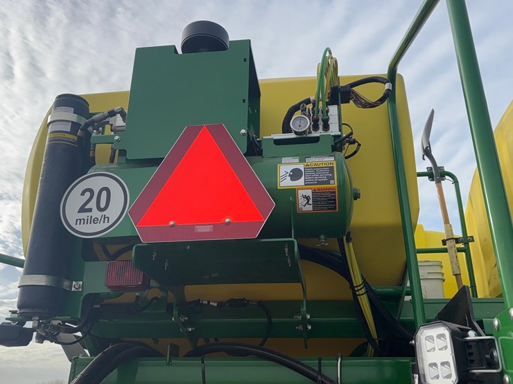 2024-john-deere-db66-image-13