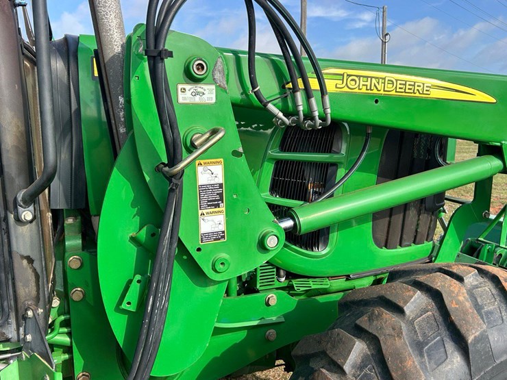 2010-john-deere-6115d-image-42