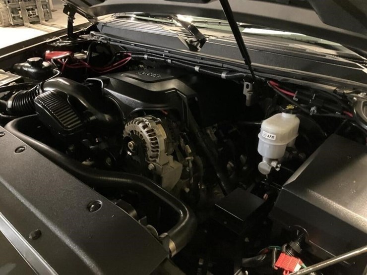 2012-chevrolet-tahoe-image-11