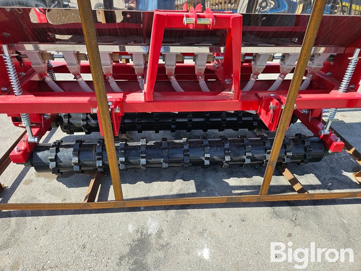 2025-massey-ferguson-730-image-14