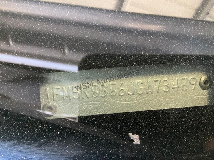 2018-ford-explorer-image-15