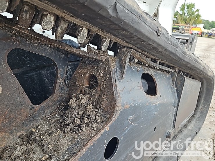 2015-bobcat-t630-image-12