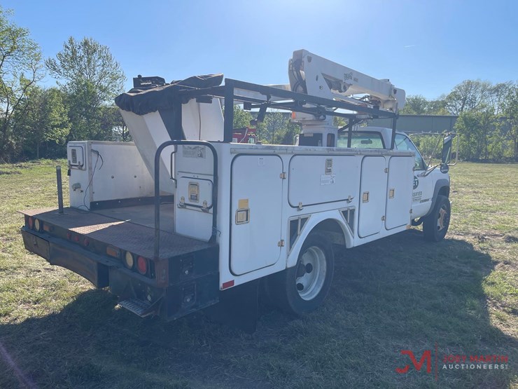 2001-chevrolet-3500hd-image-3