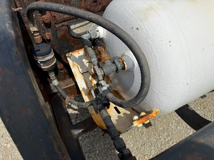 #1174-•-2015-freightliner-cab-and-chassis-image-36