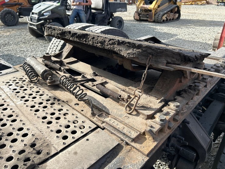 2009-volvo-10-image-28