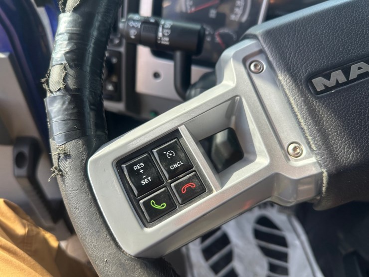 2019-massey-ferguson-8-image-29