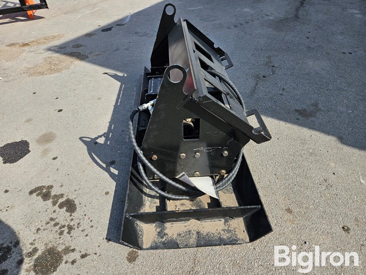 2025-massey-ferguson-730-image-8