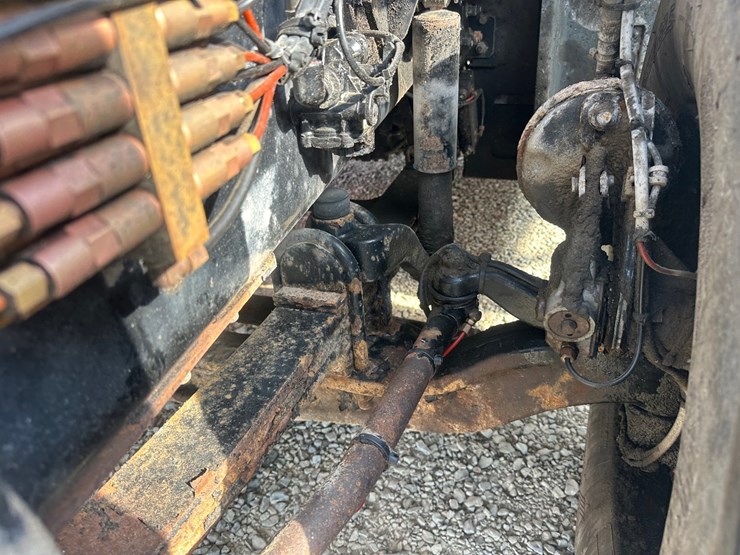 2019-massey-ferguson-8-image-57