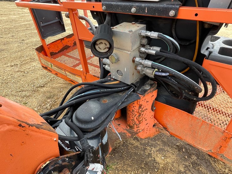 2007-jlg-860sj-image-41