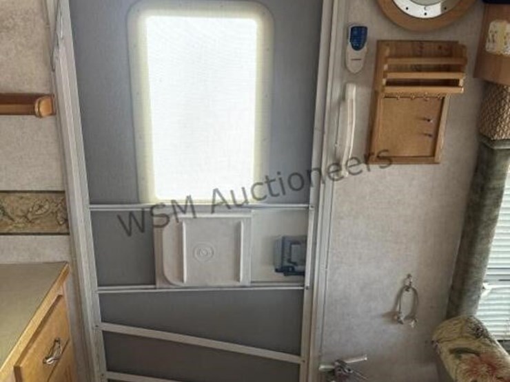 2005-thor-fury-toy-hauler-image-27