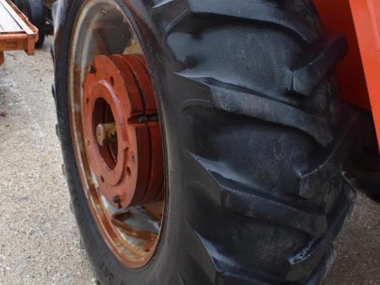 massey-ferguson-2705-image-11