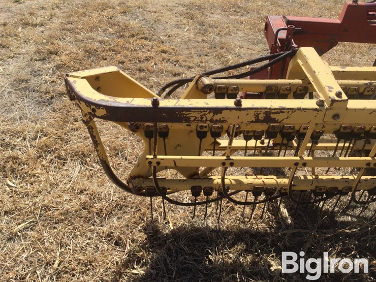 new-holland-216-image-20