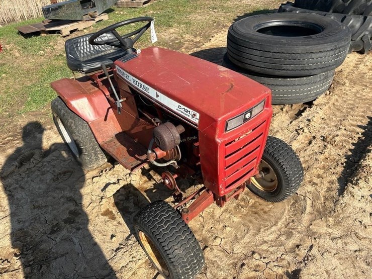 wheelhorse-c121-image-2