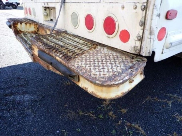 2008-freightliner-mt55-image-78