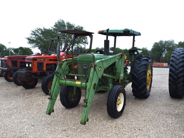 john-deere-2440-image-1