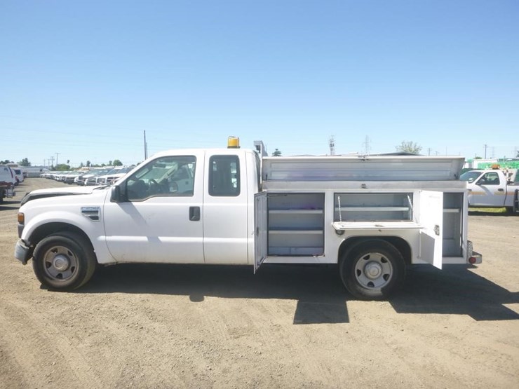 2008-ford-extra-cab-utility-truck-image-6
