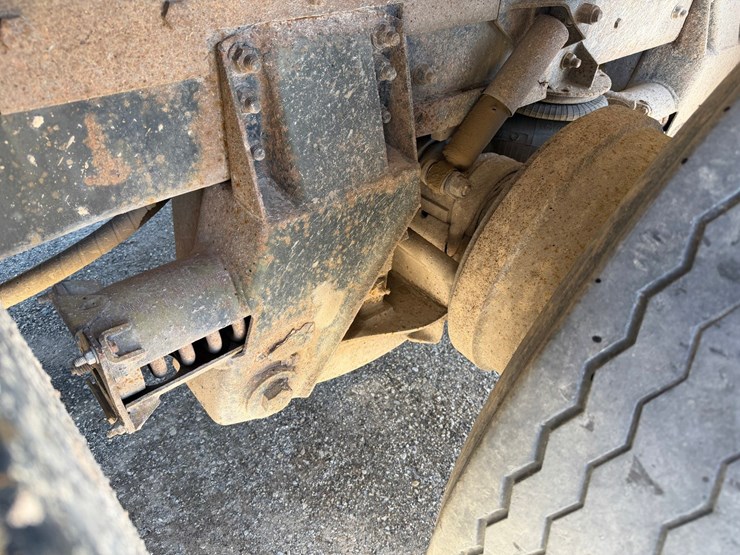 1995-mack-cl713-image-34