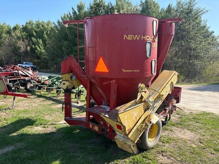 new-holland-354-image-3