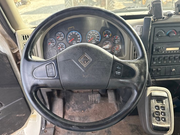 international-4400-sba-image-64