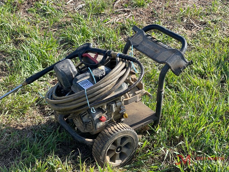 northstar-gas-powered-pressure-washer-with-hose-image-2