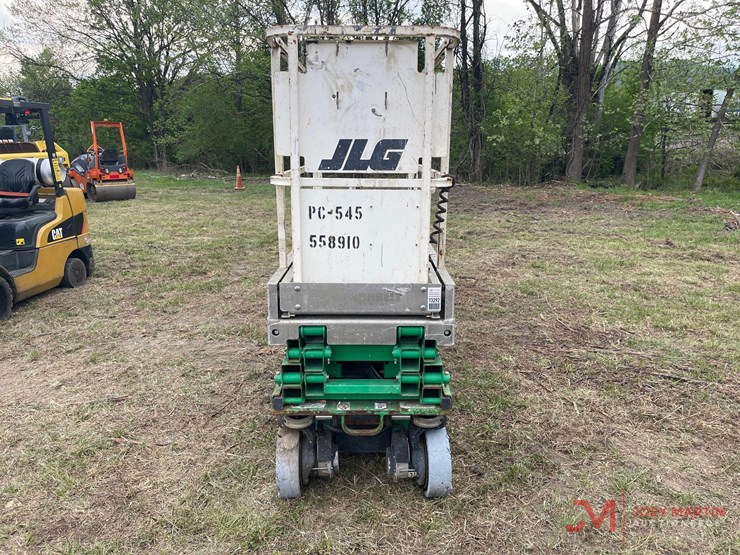 2013-jlg-1930es-image-7