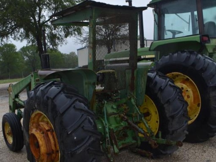 john-deere-2440-image-11