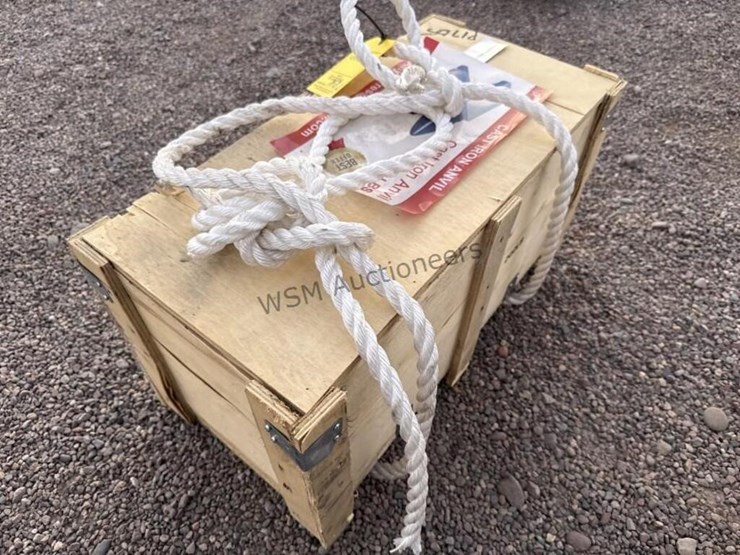 great-bear-200lbs-cast-iron-anvil-image-4