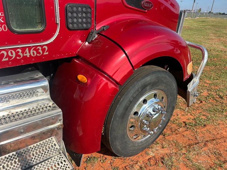 2012-peterbilt-386-image-41
