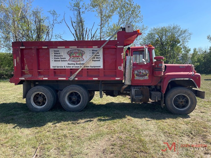 1984-mack-rd686s-image-2