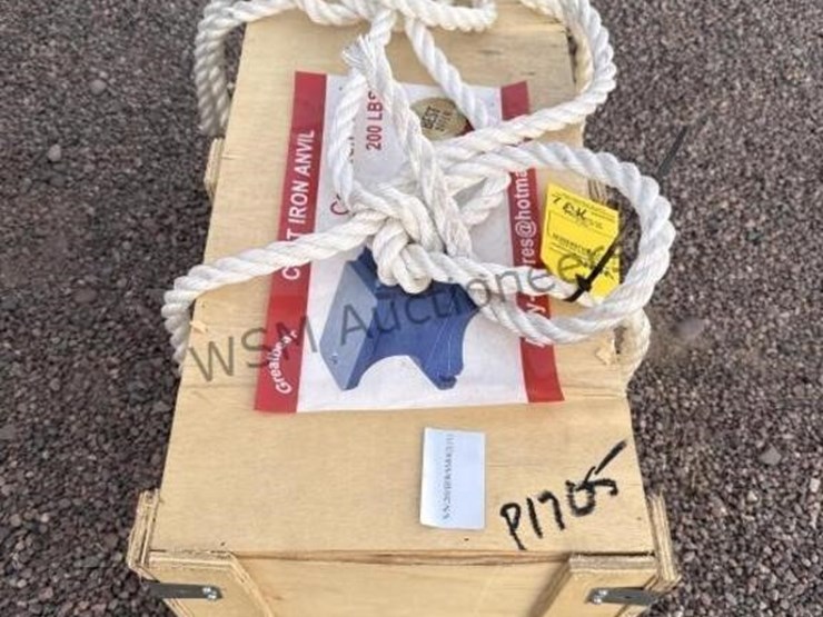 great-bear-200lbs-cast-iron-anvil-image-2