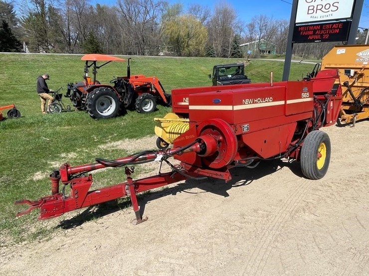 new-holland-565-image-3