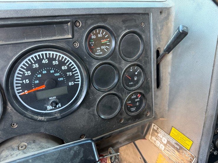 1995-mack-cl713-image-62