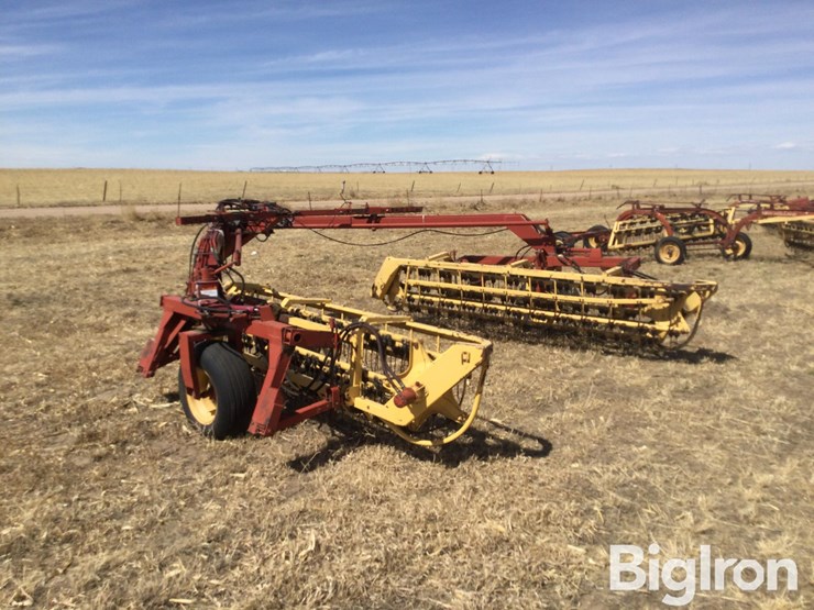 new-holland-216-image-6